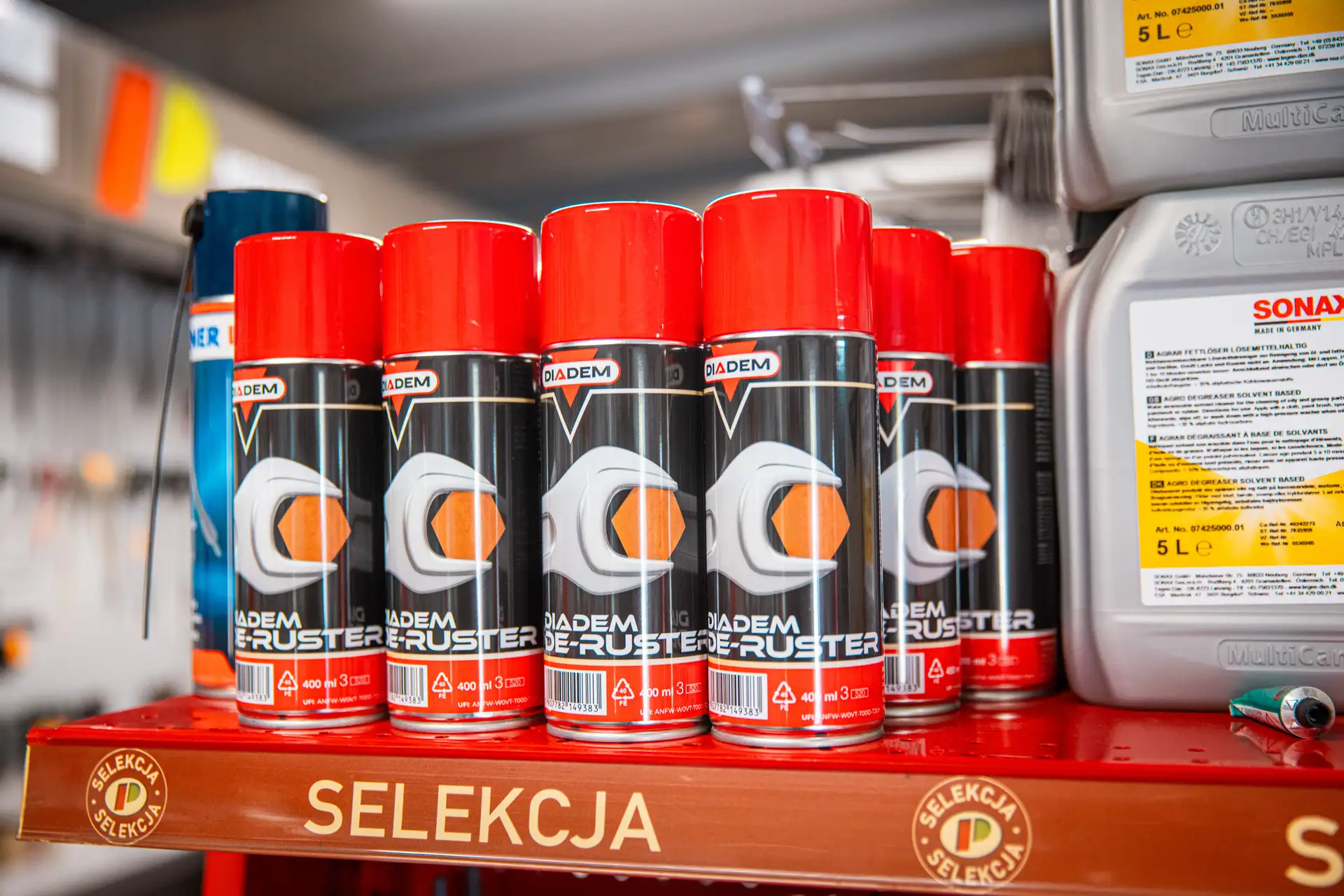 Puszki preparatów technicznych w aerozolu w sklepie Agroperfekt.